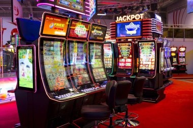 sayaptogel live-dealer studio with professional HD cameras and multilingual dealers