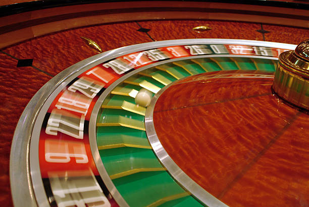 sayaptogel live dealer table with multilingual chat and table limits displayed